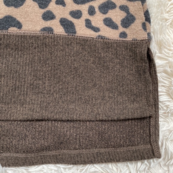 Hem & Thread V-Neck Hacci Leopard Top 💗 Brown & Gray - Picture 11 of 14